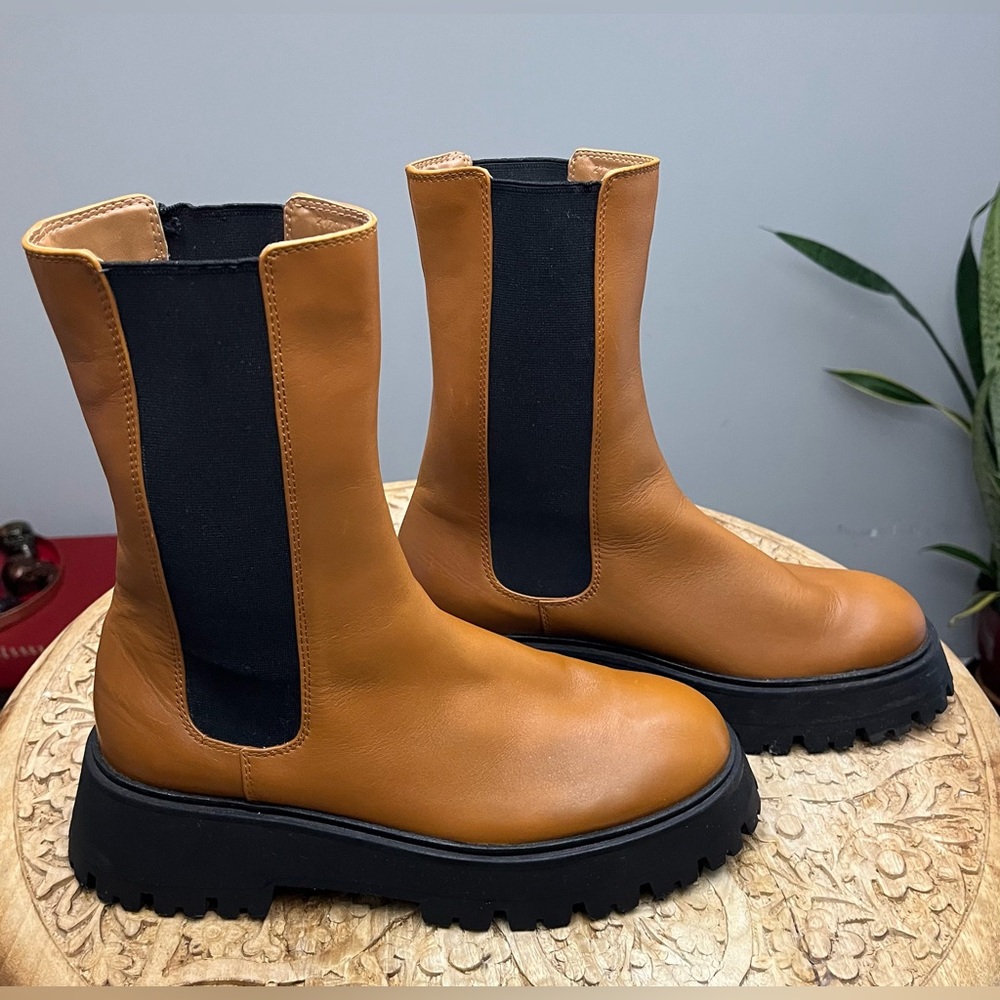 Zara Lug sole Brown/Tan and Black Leather Platform Chelsea boots size 9/eu40